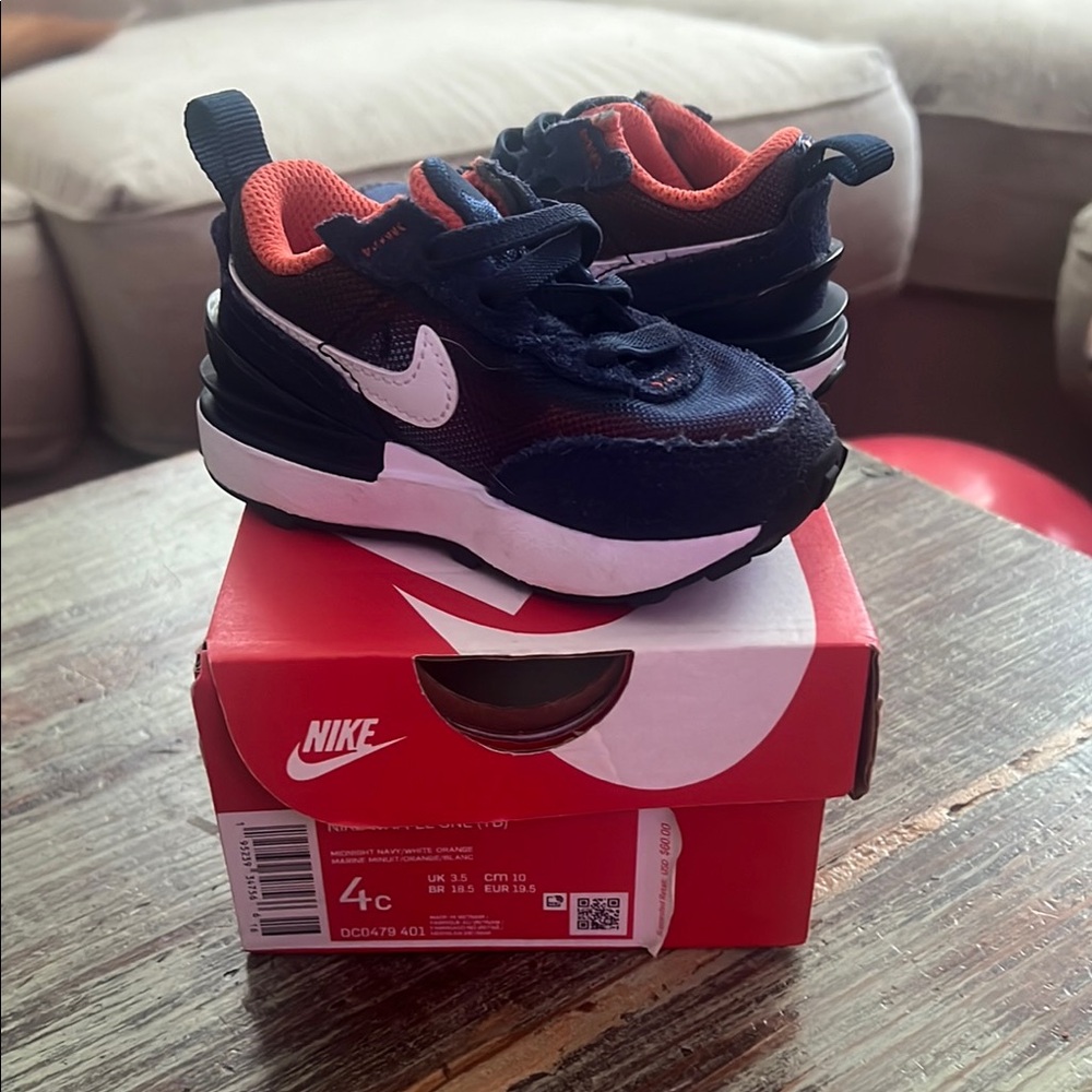 Nike Kids' Navy Blue and White Sneakers
